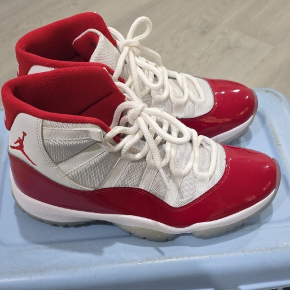 Air Jordan 11 Cherry  High-Top Sneakers - White & Red main image 4
